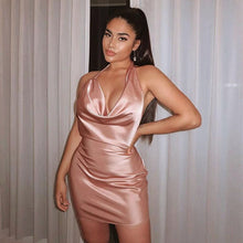 Carregar imagem no visualizador da galeria, Satin Party Dress V Neck Backless Mini Sleeveless Summer Party Dress