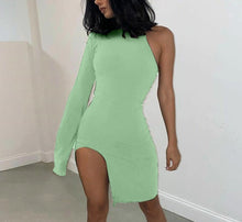 Carregar imagem no visualizador da galeria, One Shoulder Long Sleeve Split Slim Dress