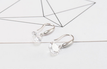 Carregar imagem no visualizador da galeria, Sterling silver diamond zircon earrings