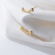 Carregar imagem no visualizador da galeria, Women's 925 Silver Artistic Sweet Earrings