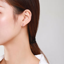 Carregar imagem no visualizador da galeria, S925 Silver Twisted Rope C-Shaped Stud Earrings