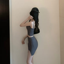 Carregar imagem no visualizador da galeria, Western-style Knitted Two Piece Female Short Navel Sling Slit Bag Hip Skirt