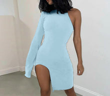 Carregar imagem no visualizador da galeria, One Shoulder Long Sleeve Split Slim Dress
